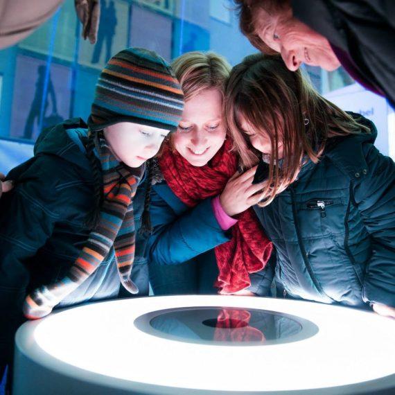 %OneTec - Event Technology - Brand Activations - IT Rental - Photobooth - Badging - Registration%